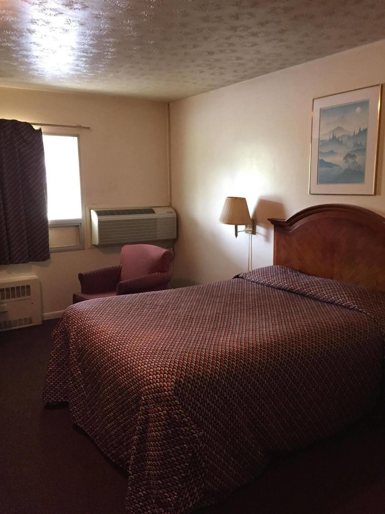 Vista Heights Inn Henrietta Εξωτερικό φωτογραφία